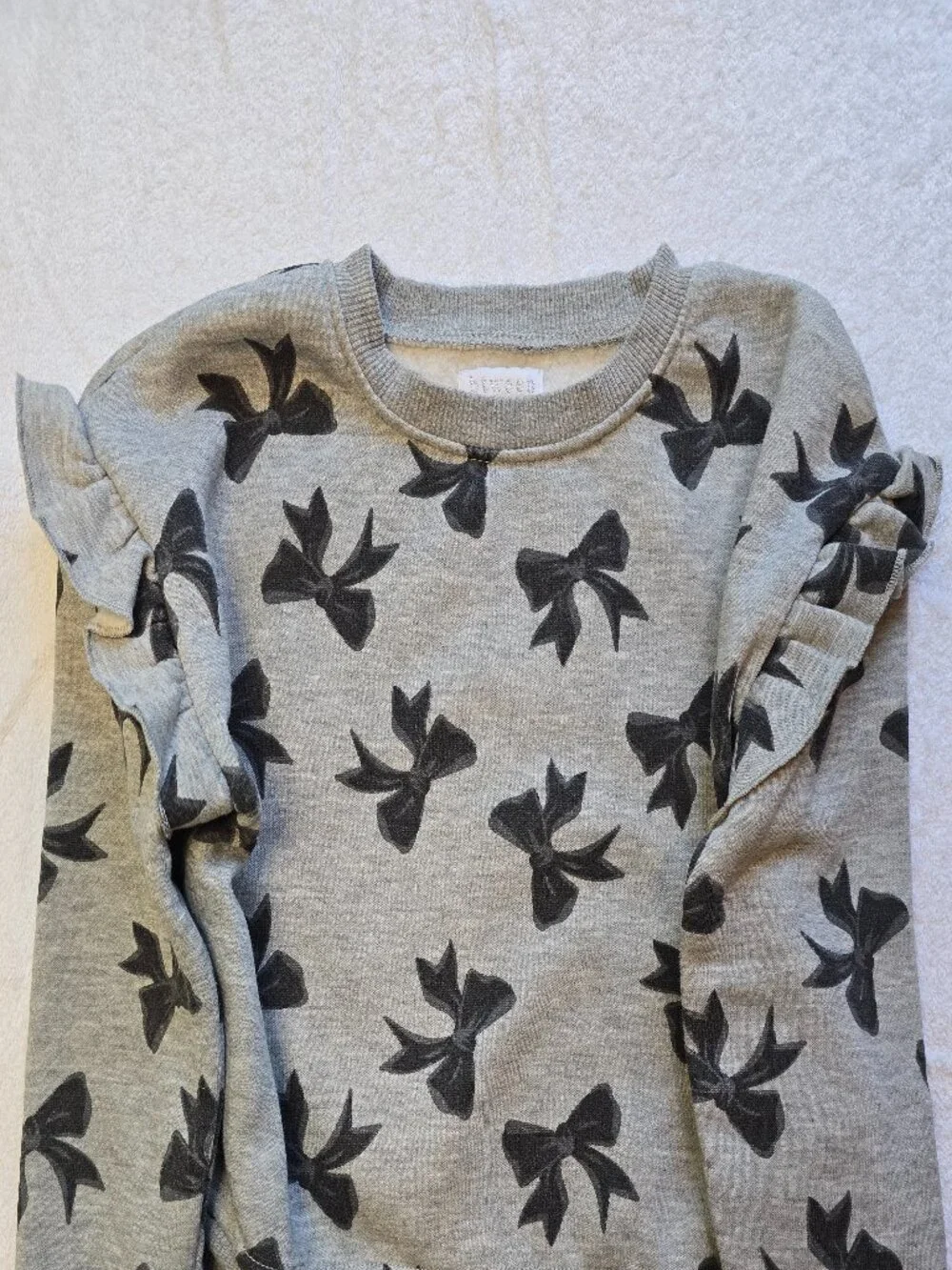 Girl's Two-Piece Gray Sweatsuit - All-Over Black Bow Print - Picture 2 of 8